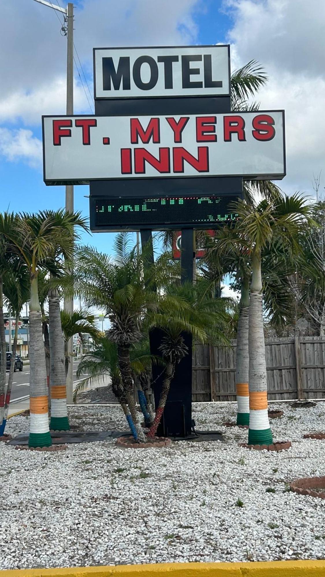 Fort Myers Inn Bagian luar foto