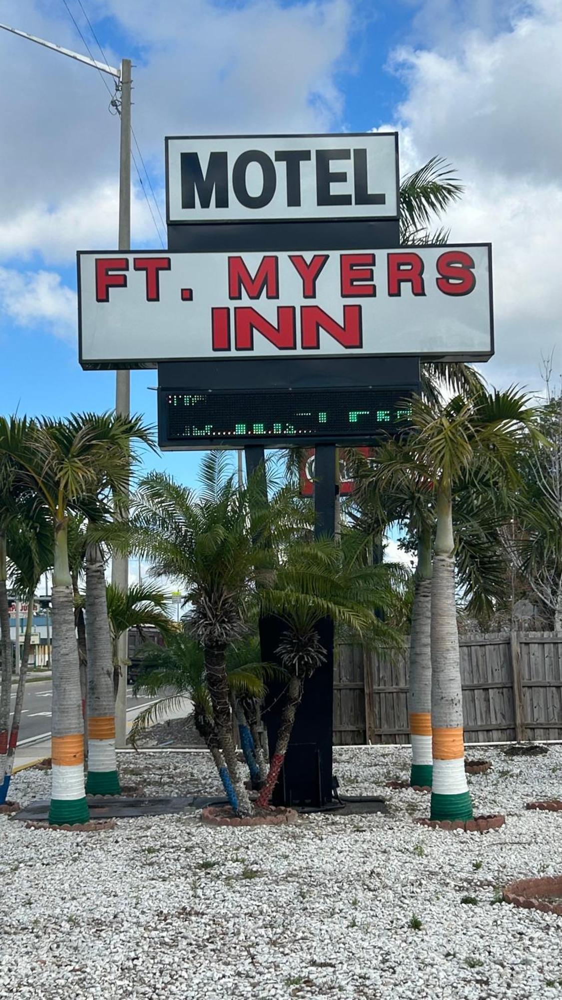 Fort Myers Inn Bagian luar foto