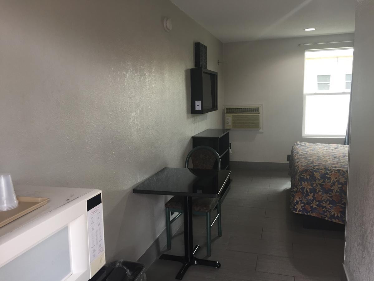 Fort Myers Inn Bagian luar foto