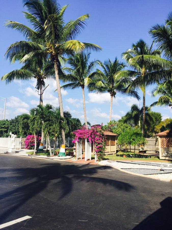 Fort Myers Inn Bagian luar foto