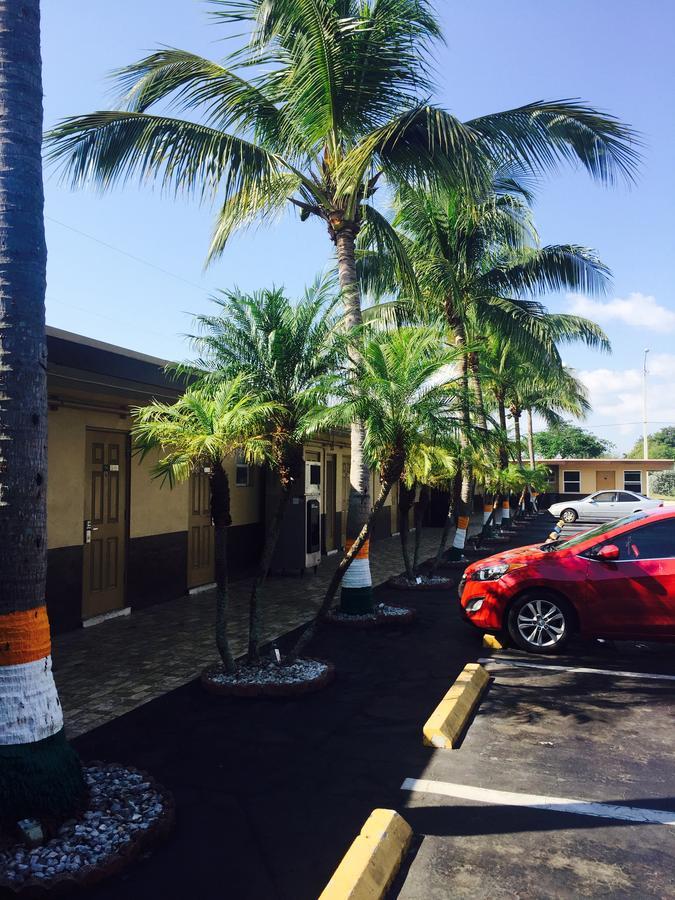 Fort Myers Inn Bagian luar foto